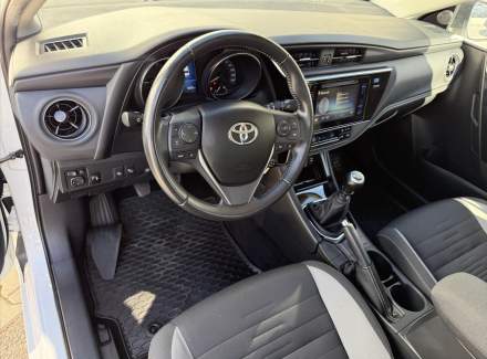 Toyota - Auris