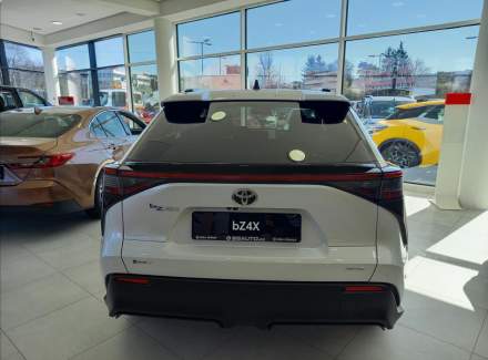 Toyota - bZ4X