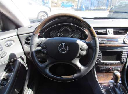 Mercedes-Benz - CLS