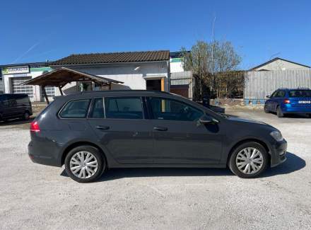 Volkswagen - Golf
