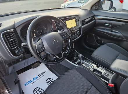 Mitsubishi - Outlander