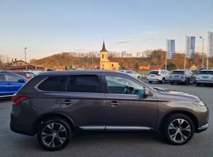 Mitsubishi - Outlander
