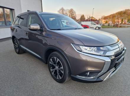 Mitsubishi - Outlander