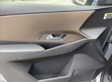 DS Automobiles - DS7 Crossback