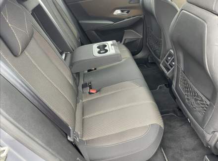 DS Automobiles - DS7 Crossback