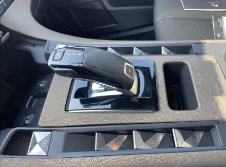 DS Automobiles - DS7 Crossback