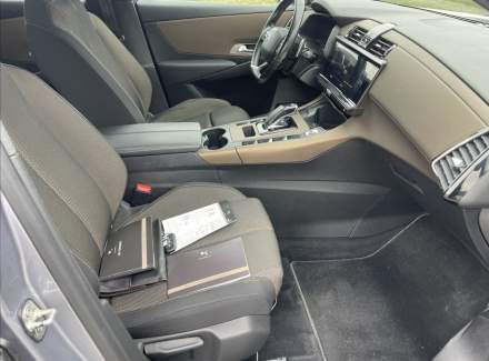DS Automobiles - DS7 Crossback