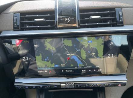 DS Automobiles - DS7 Crossback