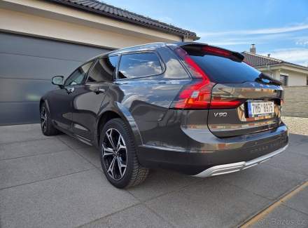 Volvo - V90