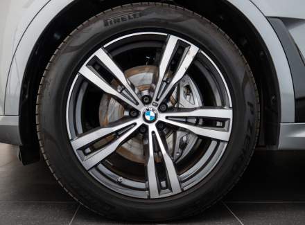 BMW - X7