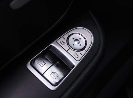 Mercedes-Benz - V-class