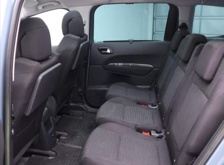 Peugeot - 5008