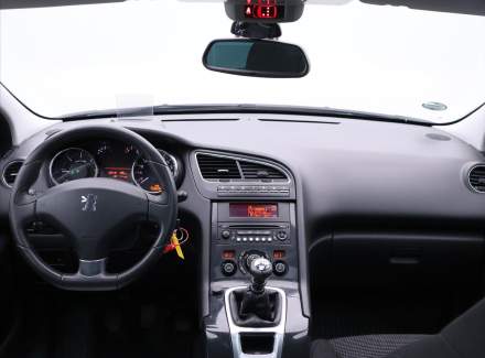 Peugeot - 5008