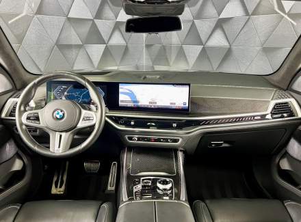 BMW - X7