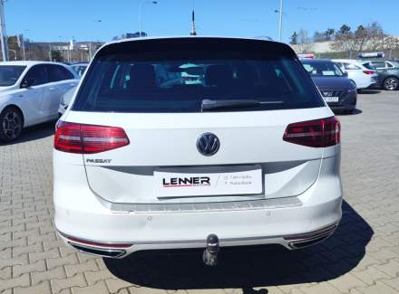 Volkswagen - Passat