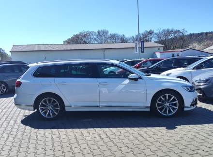 Volkswagen - Passat