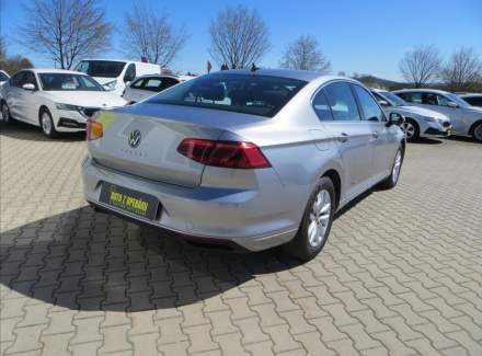 Volkswagen - Passat