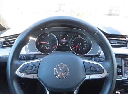 Volkswagen - Passat