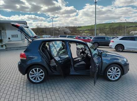 Volkswagen - Golf
