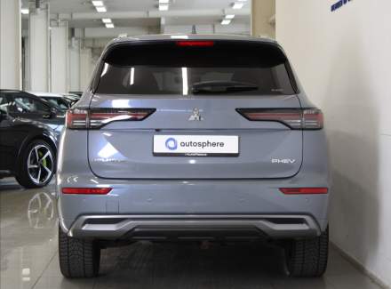 Mitsubishi - Outlander
