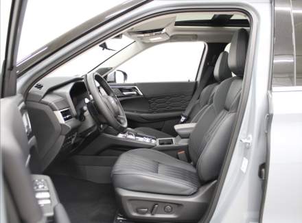 Mitsubishi - Outlander