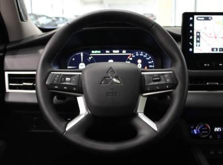 Mitsubishi - Outlander