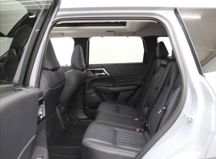 Mitsubishi - Outlander