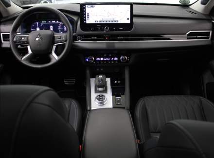 Mitsubishi - Outlander