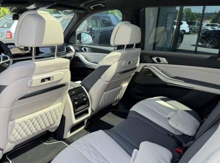 BMW - X7