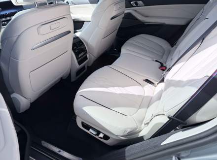BMW - X7