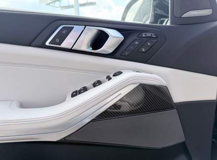 BMW - X7