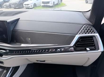 BMW - X7