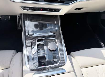 BMW - X7