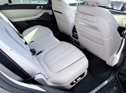 BMW - X7