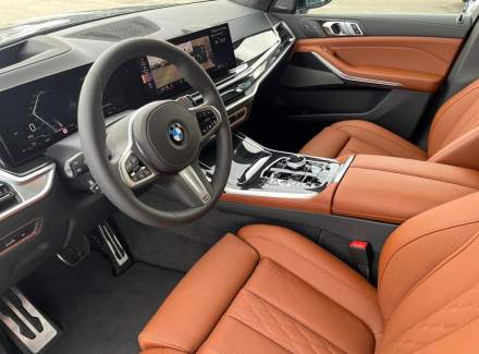 BMW - X7