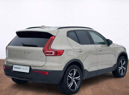 Volvo - XC40