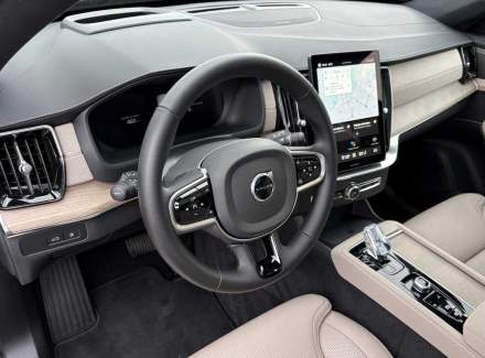 Volvo - XC90