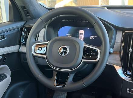 Volvo - XC90
