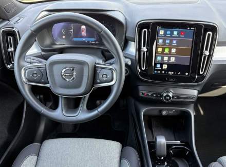Volvo - XC40