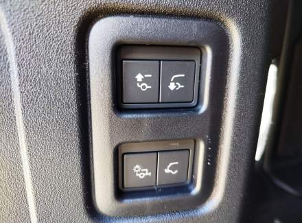 Land Rover - Defender