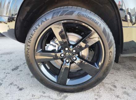 Land Rover - Defender