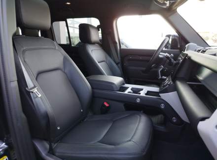 Land Rover - Defender