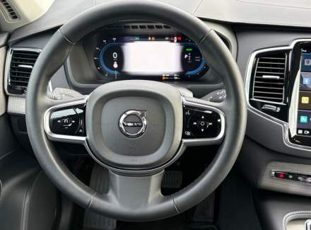 Volvo - XC90