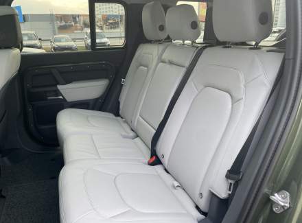 Land Rover - Defender