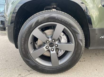 Land Rover - Defender