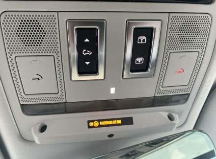 Land Rover - Defender