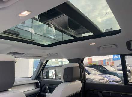 Land Rover - Defender