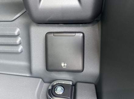 Land Rover - Defender