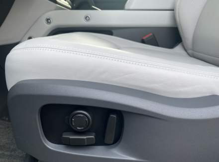 Land Rover - Defender