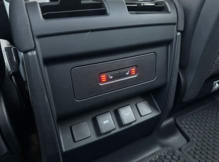 Land Rover - Defender